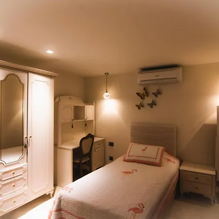 빌라 Sleeps 6 Pool Air Con Wifi 바이즈