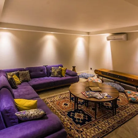 Sleeps 6 Pool Air Con Wifi 바이즈
