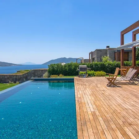 Sleeps 6 Pool Air Con Wifi