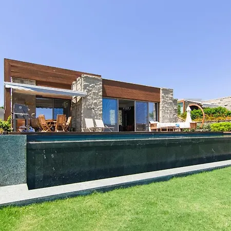 Sleeps 6 Pool Air Con Wifi * 바이즈
